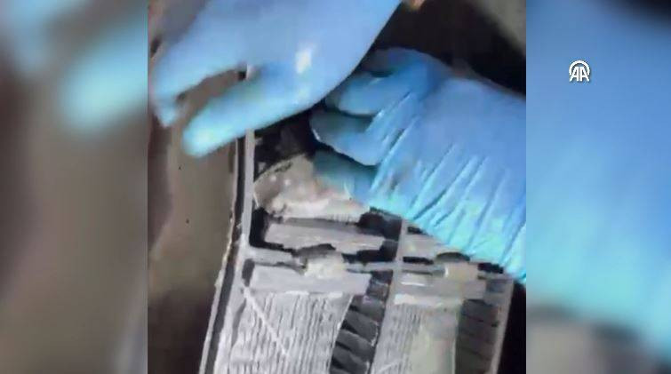 Akünün içine saklamışlar! Tam 11 kilo - Resim: 14